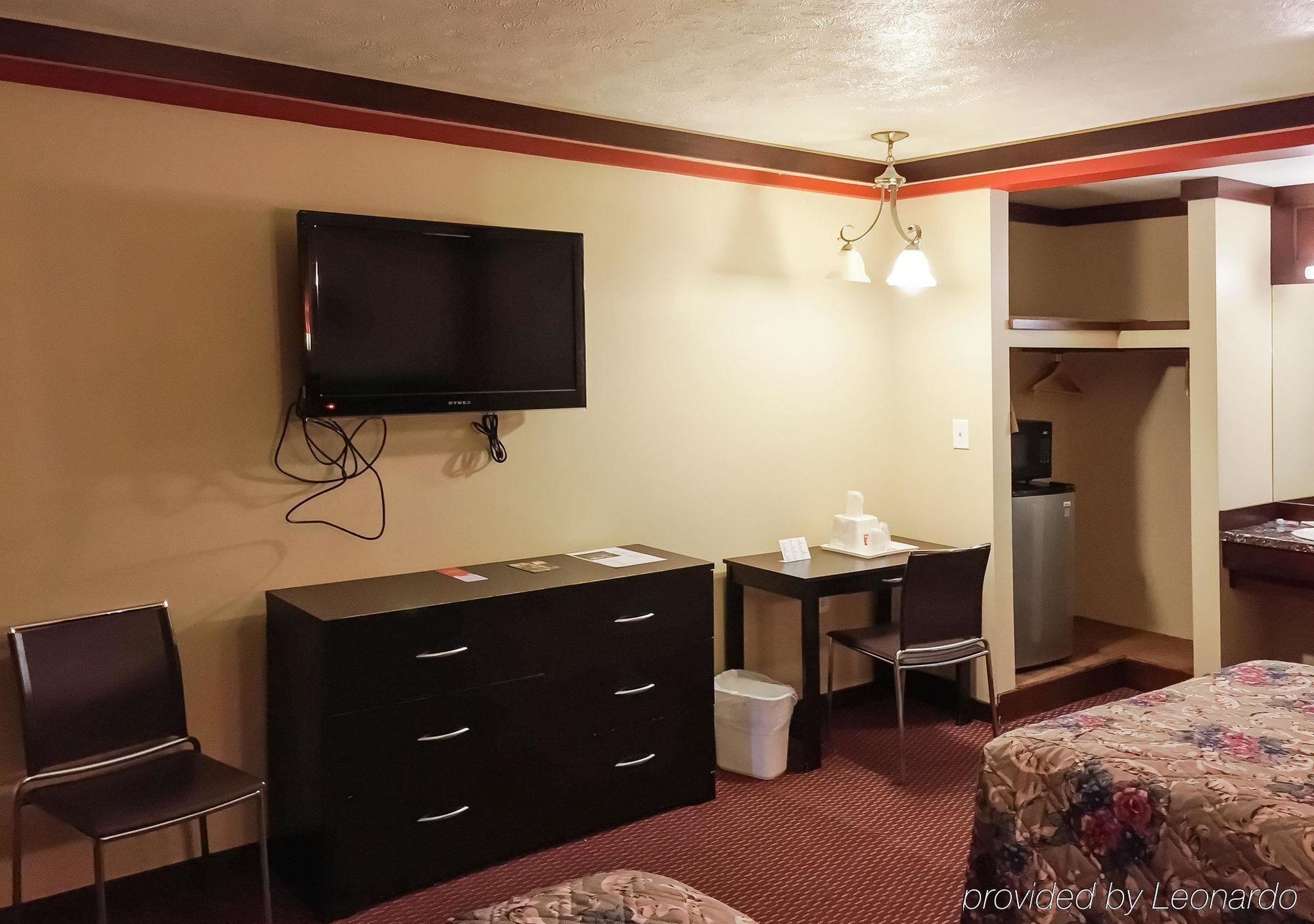 Econo Lodge Warrensville Warrensville Heights Екстериор снимка