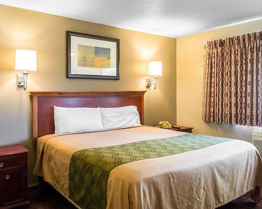 Econo Lodge Warrensville Warrensville Heights Стая снимка